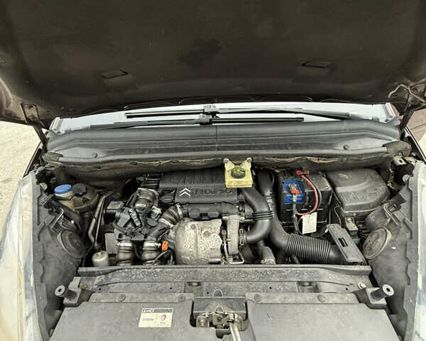 Красный Ситроен Гранд С4 Пикассо, объемом двигателя 1.56 л и пробегом 299 тыс. км за 6200 $, фото 19 на Automoto.ua