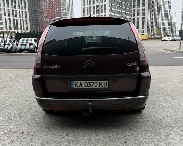 Красный Ситроен Гранд С4 Пикассо, объемом двигателя 1.56 л и пробегом 299 тыс. км за 6200 $, фото 5 на Automoto.ua