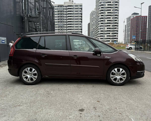 Красный Ситроен Гранд С4 Пикассо, объемом двигателя 1.56 л и пробегом 299 тыс. км за 6200 $, фото 3 на Automoto.ua