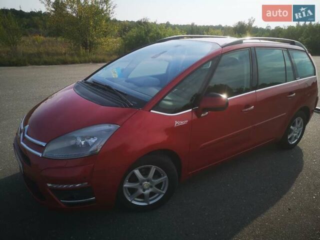 Красный Ситроен Гранд С4 Пикассо, объемом двигателя 1.6 л и пробегом 344 тыс. км за 6600 $, фото 3 на Automoto.ua