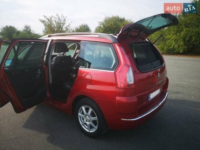 Красный Ситроен Гранд С4 Пикассо, объемом двигателя 1.6 л и пробегом 344 тыс. км за 6600 $, фото 2 на Automoto.ua