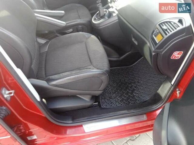 Червоний Сітроен Гранд С4 Пікассо, об'ємом двигуна 2 л та пробігом 300 тис. км за 7997 $, фото 39 на Automoto.ua