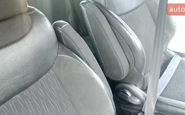 Ситроен Гранд С4 Пикассо 2012 в Черткове на Automoto.ua Красный Ситроен Гранд С4 Пикассо, объемом двигателя 2 л и пробегом 300 тыс. км за 7997 $, фото 75 на Automoto.ua