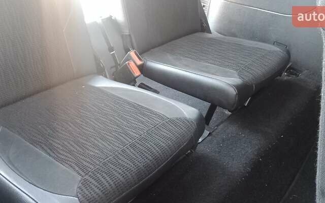 Ситроен Гранд С4 Пикассо 2012 в Черткове на Automoto.ua Красный Ситроен Гранд С4 Пикассо, объемом двигателя 2 л и пробегом 300 тыс. км за 7997 $, фото 69 на Automoto.ua