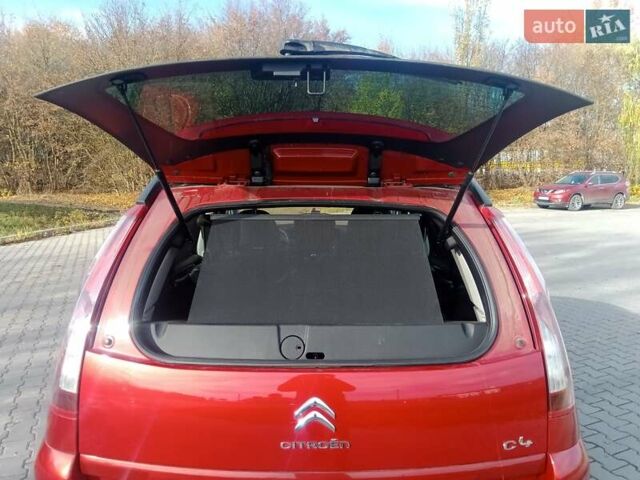 Червоний Сітроен Гранд С4 Пікассо, об'ємом двигуна 2 л та пробігом 300 тис. км за 7997 $, фото 31 на Automoto.ua
