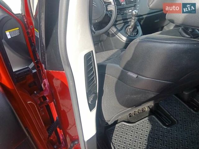 Червоний Сітроен Гранд С4 Пікассо, об'ємом двигуна 2 л та пробігом 300 тис. км за 7997 $, фото 56 на Automoto.ua