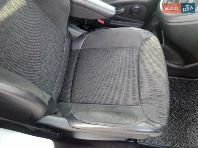 Червоний Сітроен Гранд С4 Пікассо, об'ємом двигуна 2 л та пробігом 300 тис. км за 7997 $, фото 40 на Automoto.ua