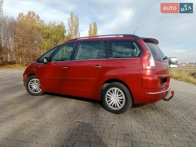 Ситроен Гранд С4 Пикассо 2012 в Черткове на Automoto.ua Красный Ситроен Гранд С4 Пикассо, объемом двигателя 2 л и пробегом 300 тыс. км за 7997 $, фото 2 на Automoto.ua