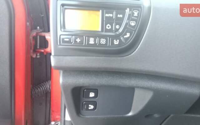 Красный Ситроен Гранд С4 Пикассо, объемом двигателя 2 л и пробегом 305 тыс. км за 8100 $, фото 90 на Automoto.ua