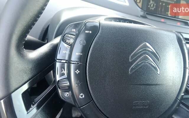 Ситроен Гранд С4 Пикассо 2012 в Черткове на Automoto.ua Красный Ситроен Гранд С4 Пикассо, объемом двигателя 2 л и пробегом 300 тыс. км за 7997 $, фото 81 на Automoto.ua