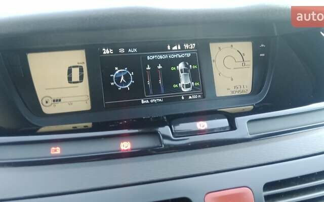 Красный Ситроен Гранд С4 Пикассо, объемом двигателя 2 л и пробегом 305 тыс. км за 8100 $, фото 98 на Automoto.ua