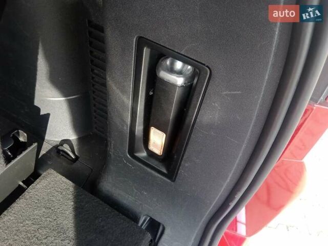 Червоний Сітроен Гранд С4 Пікассо, об'ємом двигуна 2 л та пробігом 300 тис. км за 7997 $, фото 43 на Automoto.ua