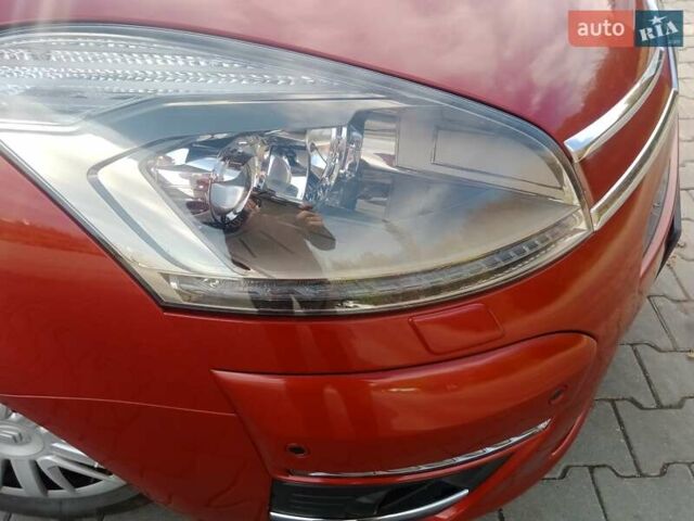 Ситроен Гранд С4 Пикассо 2012 в Черткове на Automoto.ua Красный Ситроен Гранд С4 Пикассо, объемом двигателя 2 л и пробегом 300 тыс. км за 7997 $, фото 47 на Automoto.ua