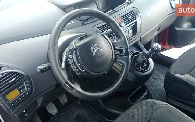 Ситроен Гранд С4 Пикассо 2012 в Черткове на Automoto.ua Красный Ситроен Гранд С4 Пикассо, объемом двигателя 2 л и пробегом 300 тыс. км за 7997 $, фото 64 на Automoto.ua