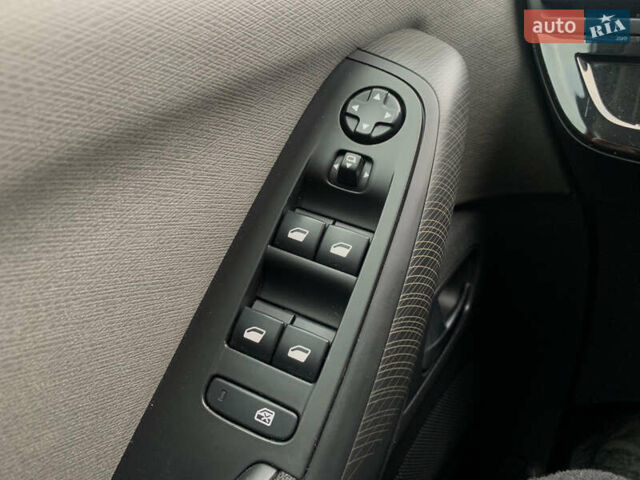 Червоний Сітроен Гранд С4 Пікассо, об'ємом двигуна 1.6 л та пробігом 91 тис. км за 12899 $, фото 45 на Automoto.ua