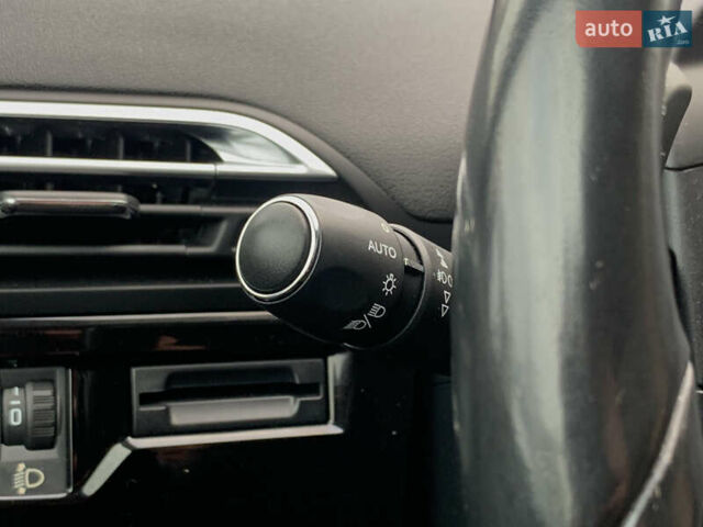 Червоний Сітроен Гранд С4 Пікассо, об'ємом двигуна 1.6 л та пробігом 91 тис. км за 12899 $, фото 49 на Automoto.ua