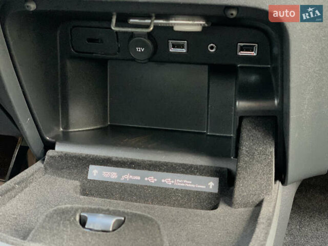 Червоний Сітроен Гранд С4 Пікассо, об'ємом двигуна 1.6 л та пробігом 91 тис. км за 12899 $, фото 40 на Automoto.ua