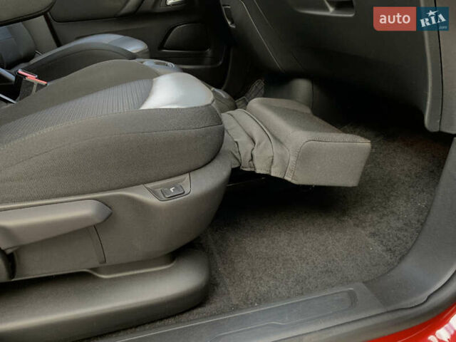 Червоний Сітроен Гранд С4 Пікассо, об'ємом двигуна 1.6 л та пробігом 91 тис. км за 12899 $, фото 37 на Automoto.ua