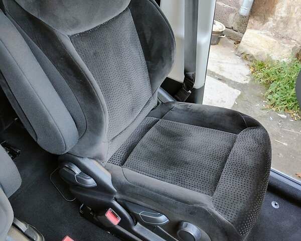 Ситроен Гранд С4 Пикассо, объемом двигателя 2 л и пробегом 250 тыс. км за 4500 $, фото 3 на Automoto.ua