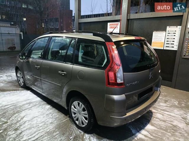 Сітроен Гранд С4 Пікассо, об'ємом двигуна 1.6 л та пробігом 239 тис. км за 5990 $, фото 8 на Automoto.ua