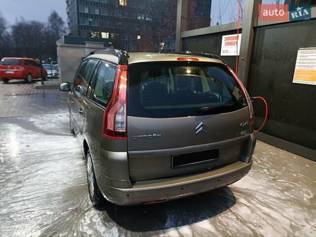 Сітроен Гранд С4 Пікассо, об'ємом двигуна 1.6 л та пробігом 239 тис. км за 5990 $, фото 12 на Automoto.ua