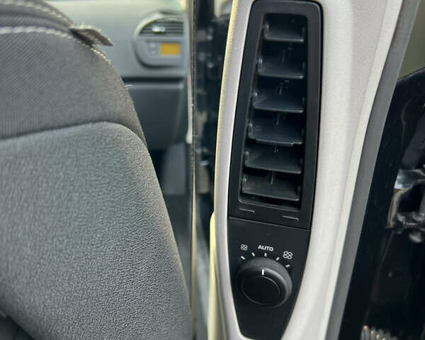 Ситроен Гранд С4 Пикассо, объемом двигателя 1.6 л и пробегом 199 тыс. км за 6200 $, фото 53 на Automoto.ua