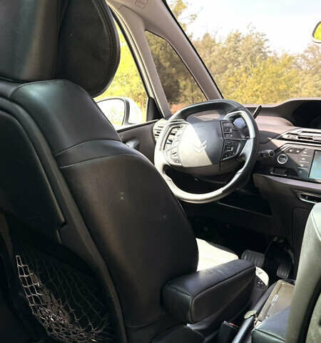 Сітроен Гранд С4 Пікассо, об'ємом двигуна 2 л та пробігом 118 тис. км за 16400 $, фото 10 на Automoto.ua