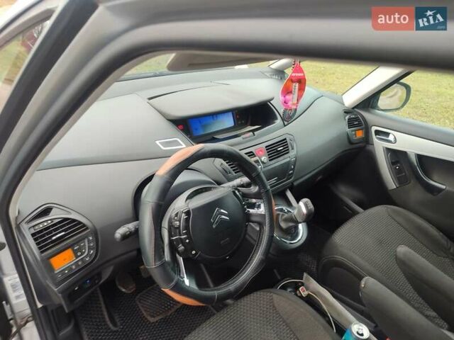 Серый Ситроен Гранд С4 Пикассо, объемом двигателя 1.8 л и пробегом 328 тыс. км за 5200 $, фото 4 на Automoto.ua