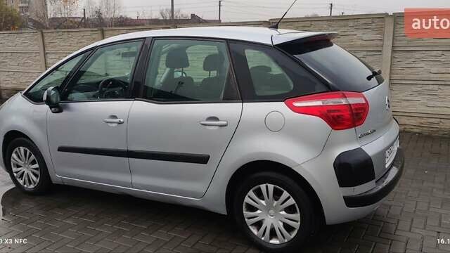 Сірий Сітроен Гранд С4 Пікассо, об'ємом двигуна 1.56 л та пробігом 302 тис. км за 4800 $, фото 19 на Automoto.ua