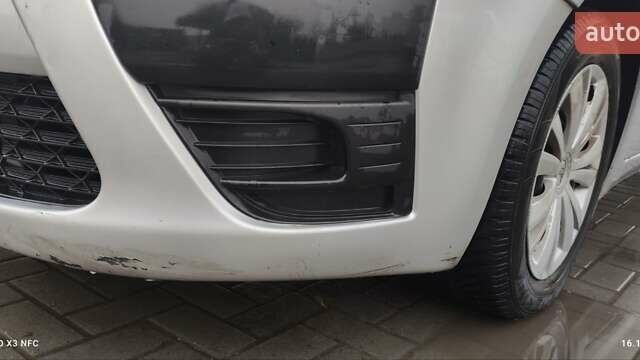 Сірий Сітроен Гранд С4 Пікассо, об'ємом двигуна 1.56 л та пробігом 302 тис. км за 4800 $, фото 6 на Automoto.ua