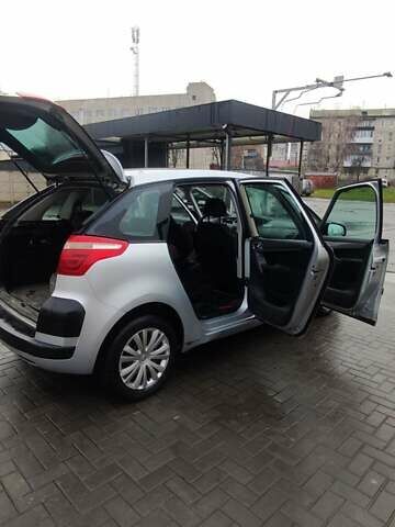 Сірий Сітроен Гранд С4 Пікассо, об'ємом двигуна 1.56 л та пробігом 302 тис. км за 4800 $, фото 9 на Automoto.ua