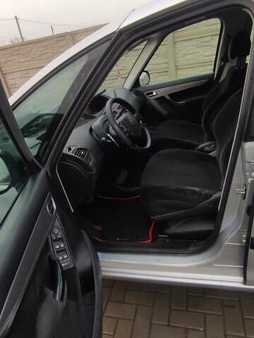 Сірий Сітроен Гранд С4 Пікассо, об'ємом двигуна 1.56 л та пробігом 302 тис. км за 4800 $, фото 16 на Automoto.ua