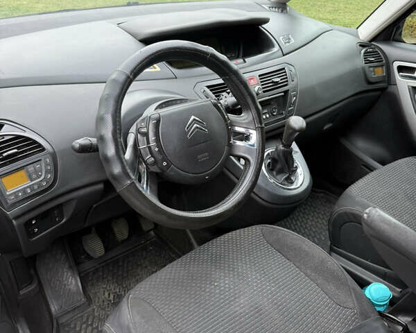 Серый Ситроен Гранд С4 Пикассо, объемом двигателя 1.6 л и пробегом 300 тыс. км за 4999 $, фото 4 на Automoto.ua