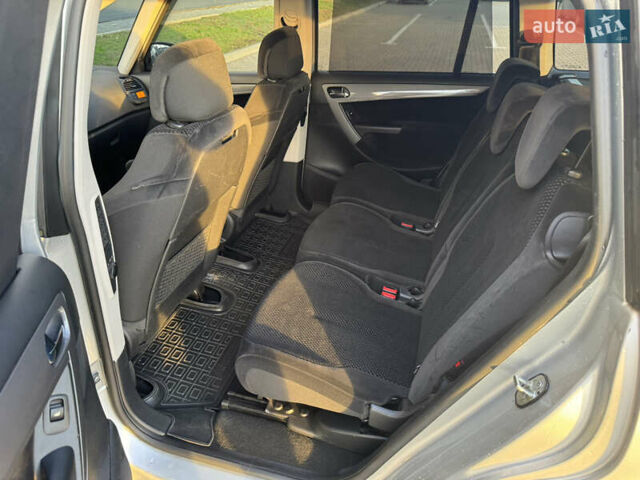 Сірий Сітроен Гранд С4 Пікассо, об'ємом двигуна 1.6 л та пробігом 241 тис. км за 4700 $, фото 26 на Automoto.ua