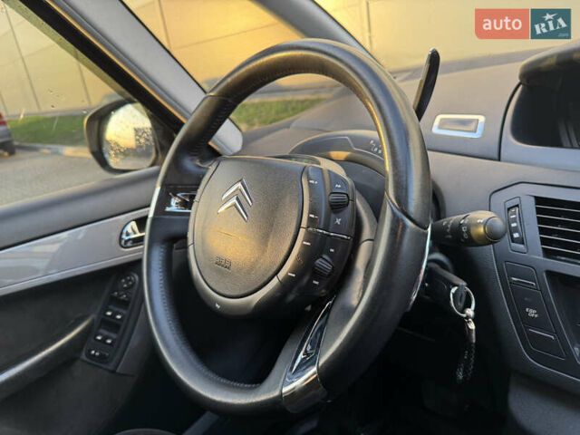Сірий Сітроен Гранд С4 Пікассо, об'ємом двигуна 1.6 л та пробігом 241 тис. км за 4700 $, фото 22 на Automoto.ua