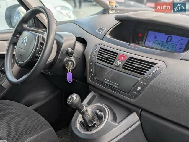 Ситроен Гранд С4 Пикассо 2008 в Ровно на Automoto.ua Серый Ситроен Гранд С4 Пикассо, объемом двигателя 1.6 л и пробегом 269 тыс. км за 4995 $, фото 37 на Automoto.ua