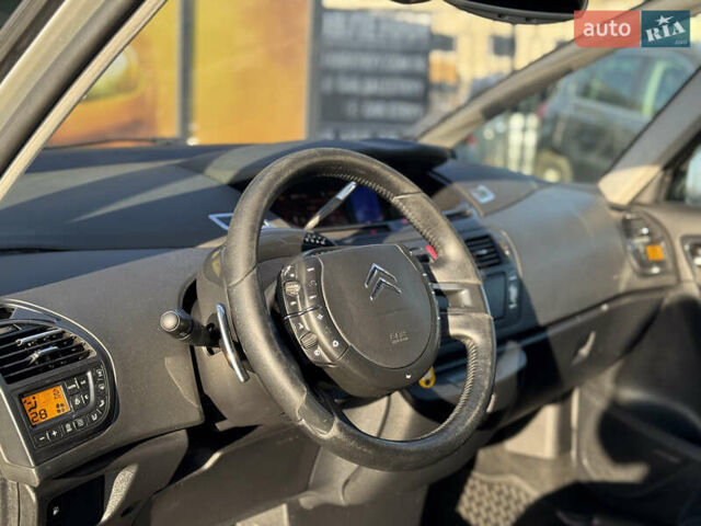 Сірий Сітроен Гранд С4 Пікассо, об'ємом двигуна 1.6 л та пробігом 241 тис. км за 6900 $, фото 44 на Automoto.ua