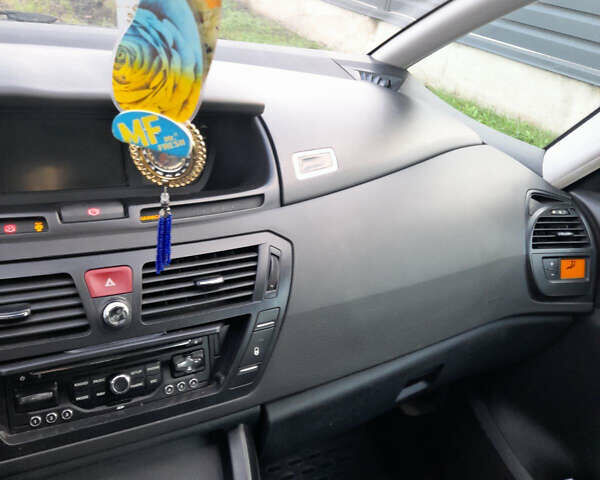 Сітроен Гранд С4 Пікассо 2010 у Львові на Automoto.ua Сірий Сітроен Гранд С4 Пікассо, об'ємом двигуна 1.56 л та пробігом 291 тис. км за 6900 $, фото 6 на Automoto.ua