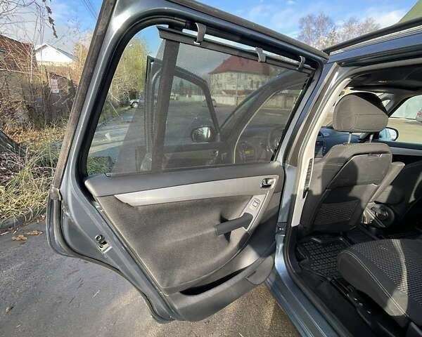 Серый Ситроен Гранд С4 Пикассо, объемом двигателя 1.56 л и пробегом 235 тыс. км за 6200 $, фото 13 на Automoto.ua