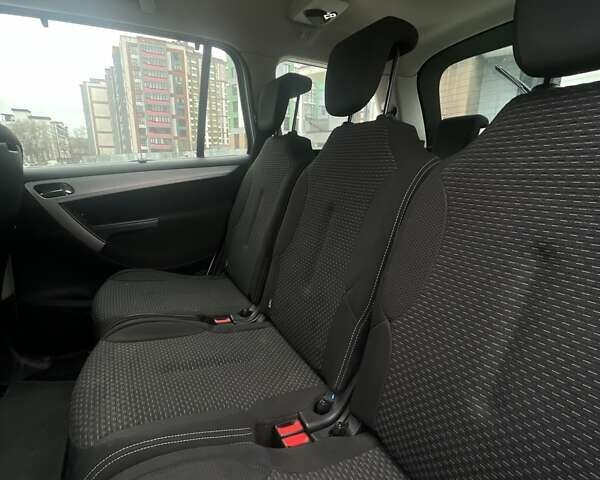 Сірий Сітроен Гранд С4 Пікассо, об'ємом двигуна 1.56 л та пробігом 267 тис. км за 7400 $, фото 19 на Automoto.ua