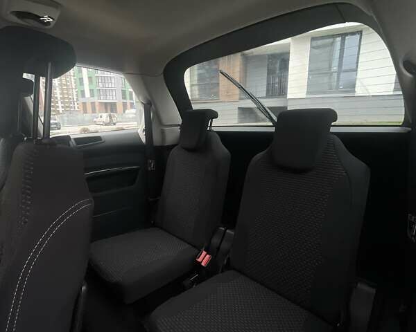 Сірий Сітроен Гранд С4 Пікассо, об'ємом двигуна 1.56 л та пробігом 267 тис. км за 7400 $, фото 18 на Automoto.ua