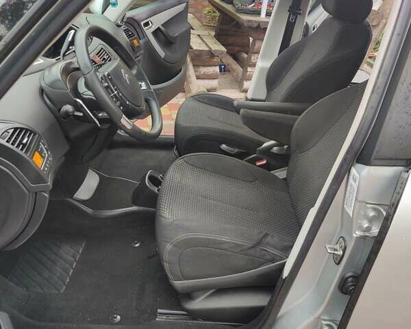 Ситроен Гранд С4 Пикассо 2012 в Тернополе на Automoto.ua Серый Ситроен Гранд С4 Пикассо, объемом двигателя 1.6 л и пробегом 239 тыс. км за 6999 $, фото 20 на Automoto.ua