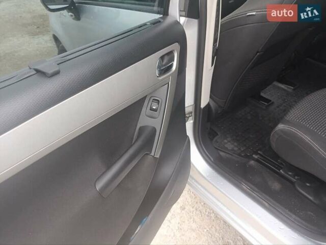 Серый Ситроен Гранд С4 Пикассо, объемом двигателя 1.6 л и пробегом 260 тыс. км за 7200 $, фото 10 на Automoto.ua