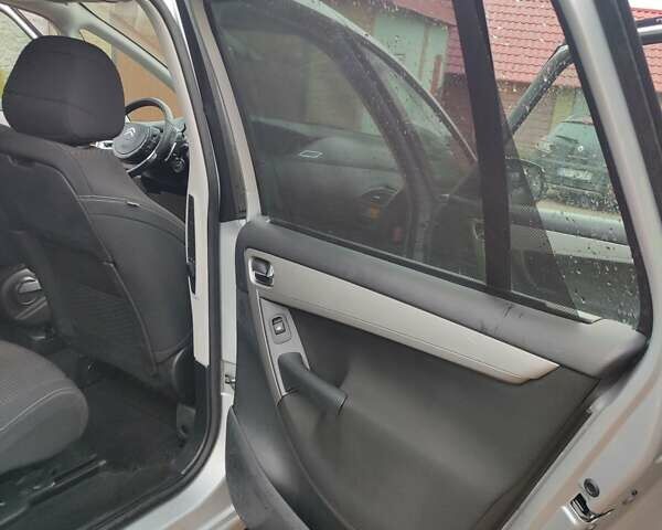 Ситроен Гранд С4 Пикассо 2012 в Тернополе на Automoto.ua Серый Ситроен Гранд С4 Пикассо, объемом двигателя 1.6 л и пробегом 239 тыс. км за 6999 $, фото 25 на Automoto.ua