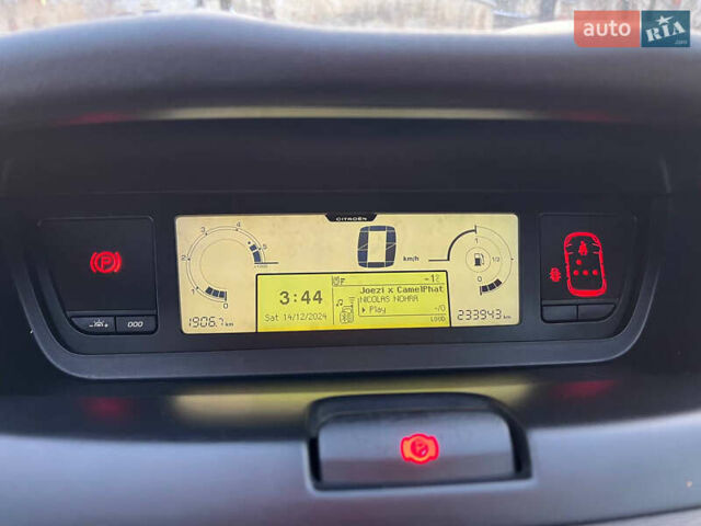 Серый Ситроен Гранд С4 Пикассо, объемом двигателя 1.56 л и пробегом 235 тыс. км за 7550 $, фото 25 на Automoto.ua