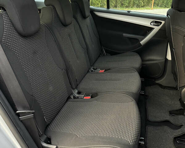 Серый Ситроен Гранд С4 Пикассо, объемом двигателя 1.6 л и пробегом 230 тыс. км за 7300 $, фото 16 на Automoto.ua