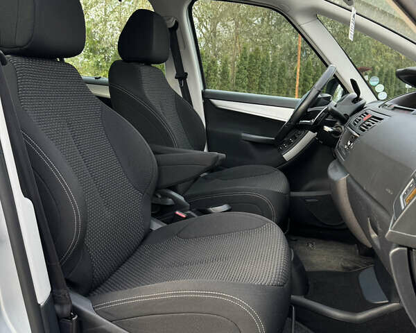 Серый Ситроен Гранд С4 Пикассо, объемом двигателя 1.6 л и пробегом 230 тыс. км за 7300 $, фото 14 на Automoto.ua