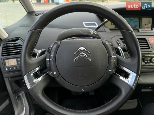 Серый Ситроен Гранд С4 Пикассо, объемом двигателя 1.6 л и пробегом 230 тыс. км за 7300 $, фото 19 на Automoto.ua