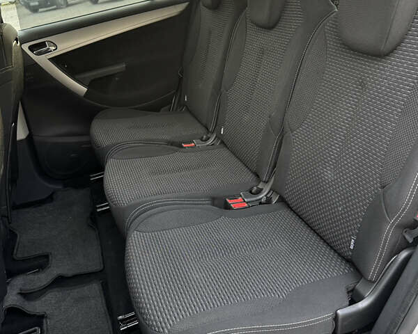 Серый Ситроен Гранд С4 Пикассо, объемом двигателя 1.6 л и пробегом 230 тыс. км за 7300 $, фото 13 на Automoto.ua