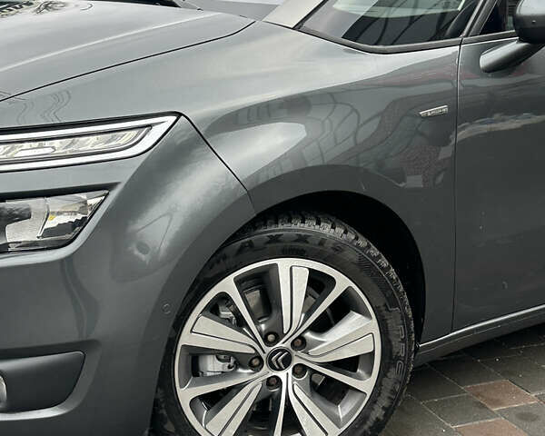 Сірий Сітроен Гранд С4 Пікассо, об'ємом двигуна 2 л та пробігом 235 тис. км за 10950 $, фото 3 на Automoto.ua